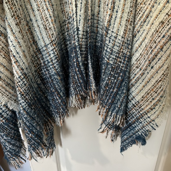 Steve Madden poncho - Picture 2 of 6